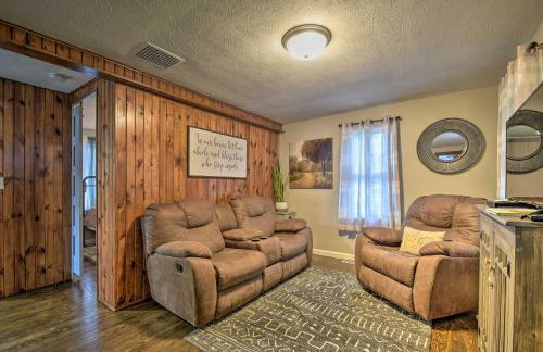 Cozy Goshen Farmhouse about 9 Mi to Amish Acres - Foto 2