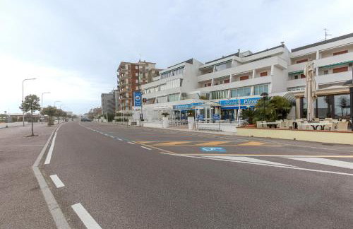 GuestHost - Comfortable Apartment with Sea View - Foto 30