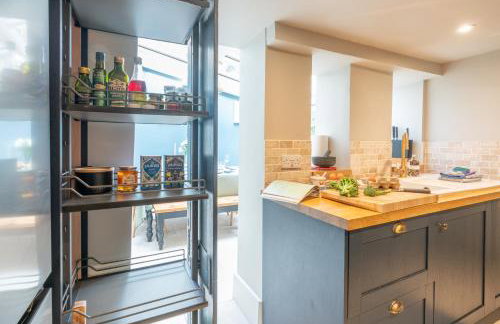 Spacious City-Centre House near Train Station & Business School, with Garden - Foto 19