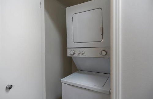 Boulevard Stays Relaxed 1BR King Suite Near Downtown Pool & Gym Access - Foto 6