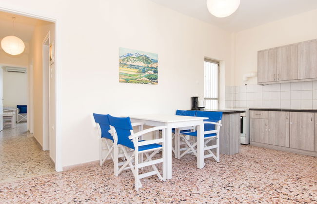 Spacious Apartment on the Beachfront - Photo 5