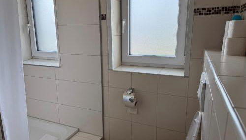 T&K Apartments - Wegberg - 4-7 room Apartments - private parking - WIFI - Fully equipped kitchen - Foto 4, Shower