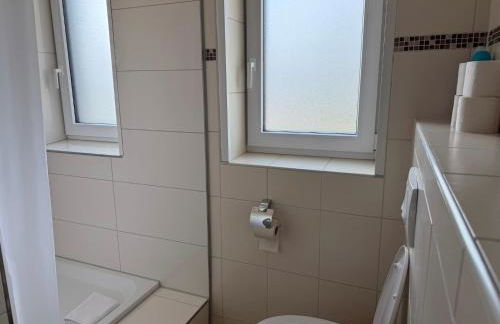 T&K Apartments - Wegberg - 4-7 room Apartments - private parking - WIFI - Fully equipped kitchen - Foto 4