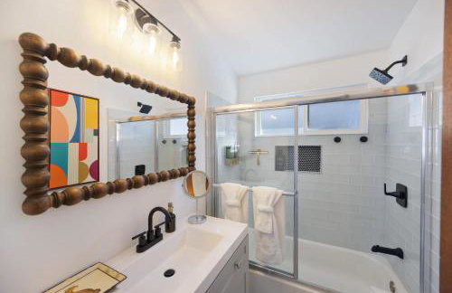 Desert Glow Getaway - Pool - Lounging - Backyard Games - Foto 27