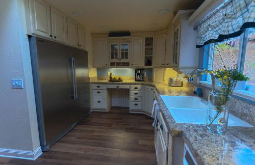 Cozy mountain retreat with lake views near Yosemite - Foto 17