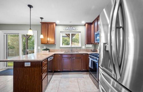 Modern Oceanside Stay with Yard & Laidback Vibes - Foto 63