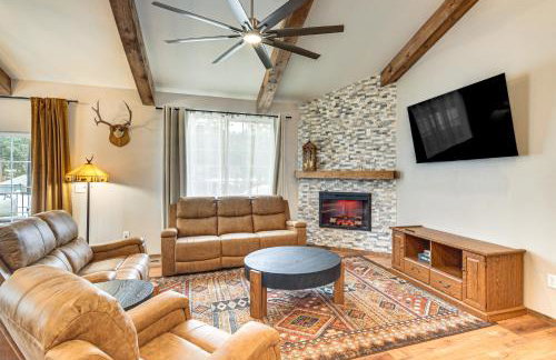 Hike and Fish Group Getaway with Hot Tub in Bailey! - Foto 3