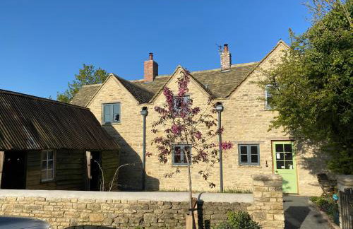 High Cogges Farm Holiday Cottages - Photo 1