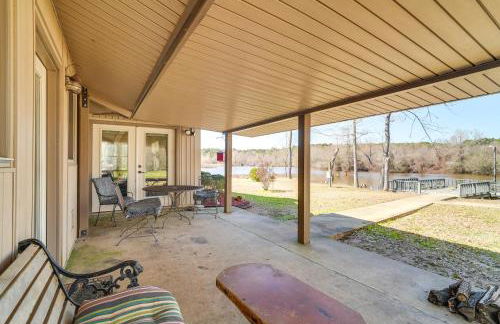 Fire Pit, Views Lakefront Toledo Bend Retreat! - Foto 23