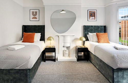 Balfour House - Air Host & Stay - Sleeps 8, free parking - Foto 16