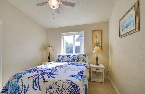 Quiet Waterfront Escape with Hot Tub and Beach Access! - Foto 19