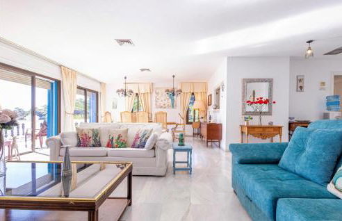 Lilia Barajas - Photo 24