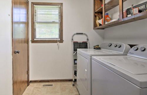 Lush Gilbert House with Outdoor Oasis on Lake Murray - Foto 25