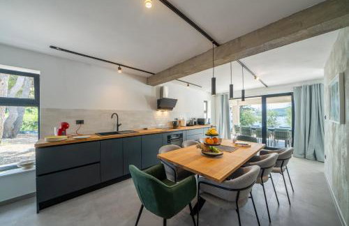 Seafront Villa Serenita - Photo 40