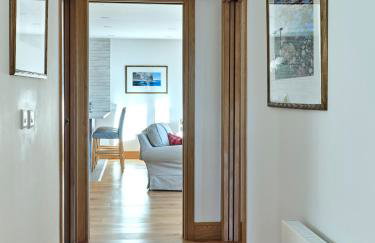 White Watch - Photo 4