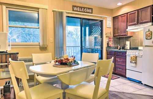 1 Mi to Lake Lure! Couples Retreat with Resort Perks - Foto 5