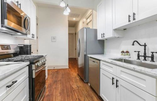 Chic 3BR NOLA Retreat, Streetcar Access, Ideal for Families & Friends - Foto 14