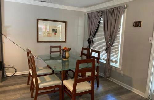 Luxury Pool with King beds Near Shops and Dining - Foto 55