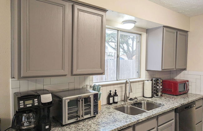 Vibrant Getaway Say Hello to the Best of Houston - Foto 15