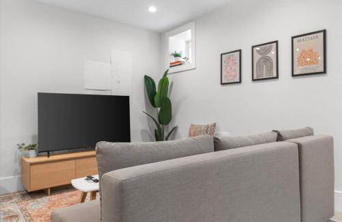 Central 2-BR City Sanctuary - Commuter-Friendly - Foto 11