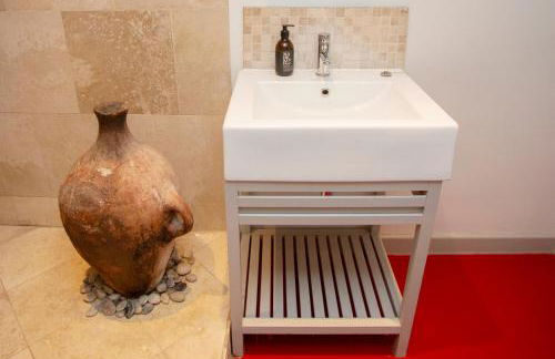 Stag & Hen Retreat - Walk to Nightlife - Sleeps 16 - Foto 35