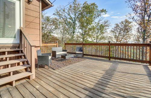Cabin with Deck and Mountain Views Near Gatlinburg! - Foto 15