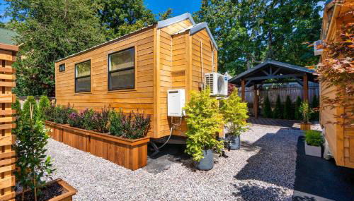 Stay Portland - Restored Farmhouse & Backyard Tiny House Village - Photo 4