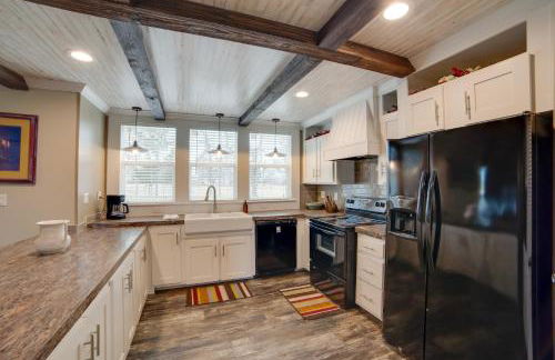 Steps to WES Arena Pet-Friendly Cabin with Deck! - Photo 4