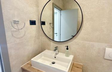 LUX Apartments - Photo 10