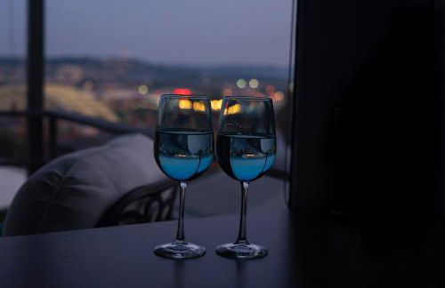 Mt Adams Lookout with Best City View and Parking - Foto 41