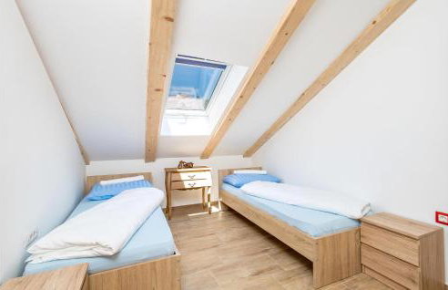 5 Bedroom Amazing Apartment In Viskovo - Photo 40