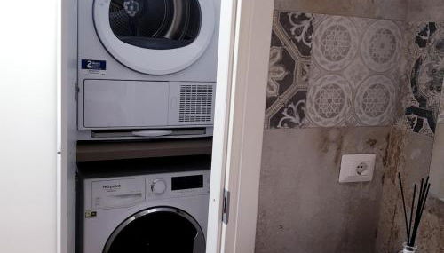 Iris Apartment with Jacuzzi - Easy City Access - Foto 3