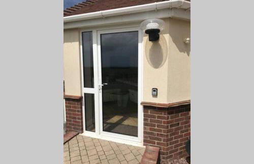 Barton on Sea self contained, stunning sea views - Photo 22