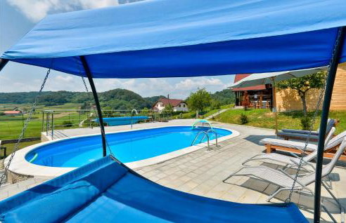 Beautiful Home In Radakovo With Sauna - Photo 9