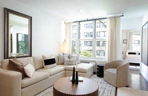 Designer Home in Diplomat District - Foto 4