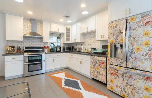 Angel&Rose Universal Hollywood Heated Pool House King Bed - Foto 46