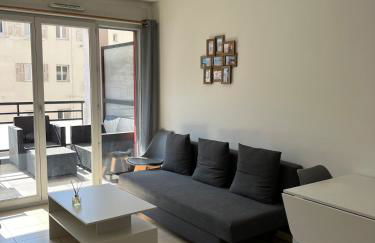 Nice 2P quiet, tram, convenient - Foto 1