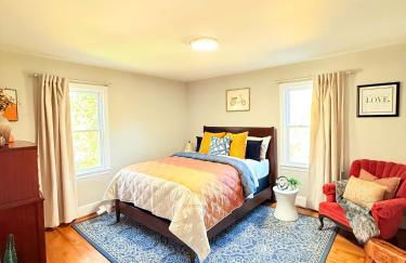 Perfect 4bdrm home with Antique & Modern Accents for Getaways - Foto 46