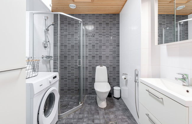 Lake View 7th Floor Studio next to Downtown - Photo 1