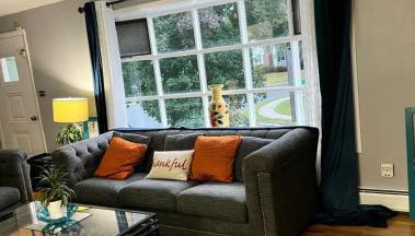 Beautiful 3 - 4 Bedroom Home Fully Furnished Including Utilities Close to I95 & Train - Foto 4