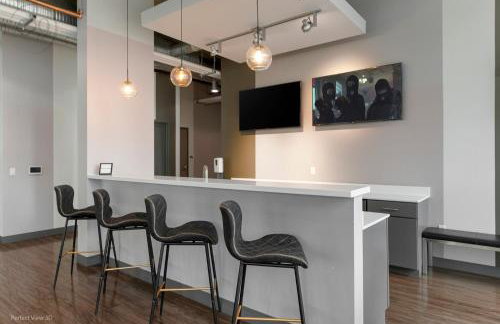 Jeffjack Heated Pool Penthouse in Chicago's West Loop - Photo 15