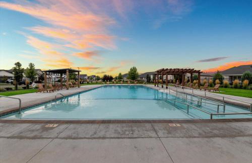 Relaxing Sauna Retreat Fire Pit and Swing Set - Foto 45