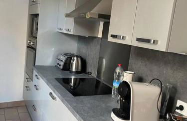 Grand F4 de 71m2 pour 6 personnes en plein centre ville Arpajon - Foto 17