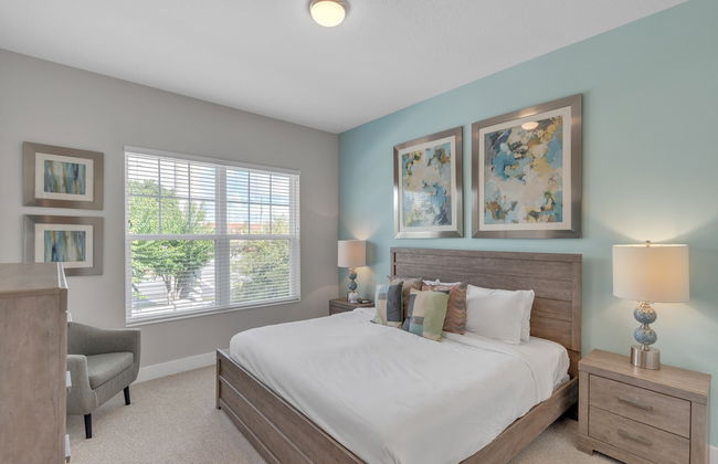 Elegant Townhome Near Disney â Private Suites! 4 Bedroom Townhouse by RedAwning - Photo 2