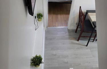 Private Basement Flat - Photo 14