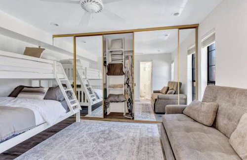 Modern Designed, Lakefront Home in Garland - Foto 26