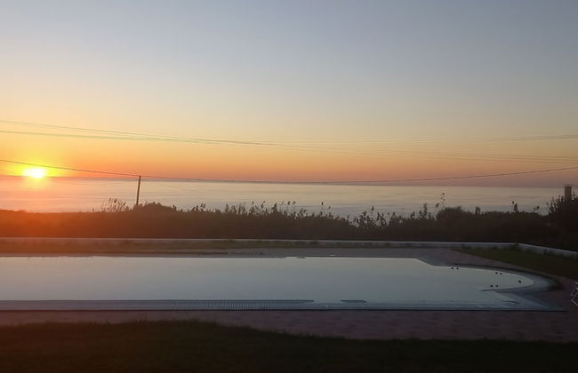 Cristelia Luxury Sea Front & Pool Villa - Foto 36