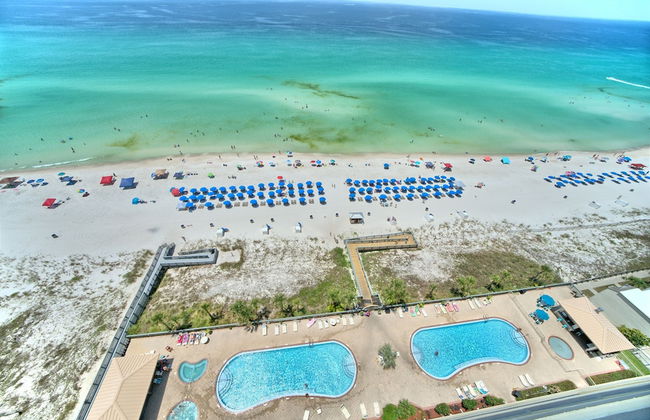 Relaxing Beachfront Condo with Beach Access - Unit 1603 by RedAwning - Foto 39