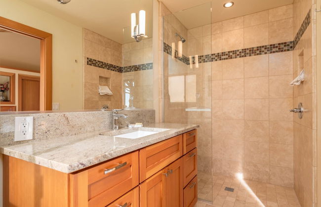 The Sixpence Beach Access Hot Tub - Foto 16