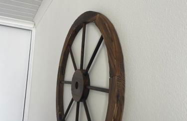 House In The Valley - Photo 14